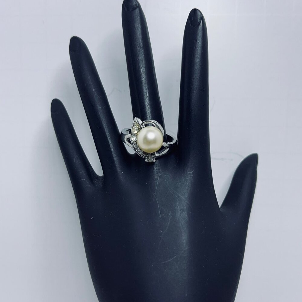 Faux Pearl Rhinestone Silver Tone Statement Ring Size 9 1/2 (R428)